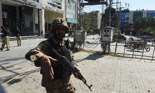 5 dead, 30 injured in bomb attack in Lahore 5 dead, 30 injured in bomb attack in Lahore