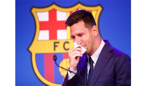 Lionel Messi says tearful goodbye to Barcelona