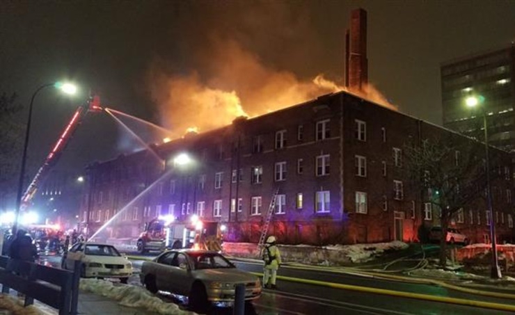 Fire in Minneapolis leaves 250 homeless on Christmas Day Fire in Minneapolis leaves 250 homeless on Christmas Day