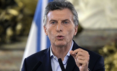 Panama Papers threaten Macri's shine in Argentina