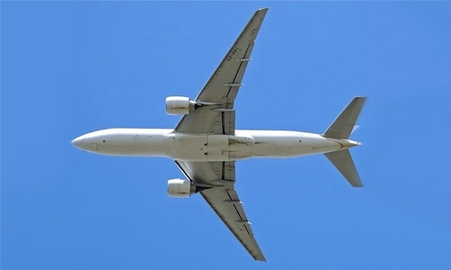 Boeing 787 diverted to New Caledonia with smoke from cockpit: official Boeing 787 diverted to New Caledonia with smoke from cockpit: official