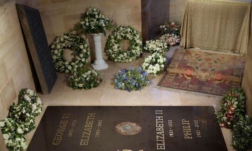 Stone laid at Windsor Castle chapel to mark Queen's last resting place