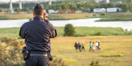 Migrant bids to reach Britain sharply down overnight: French police