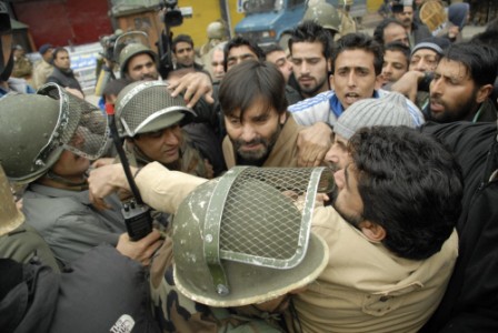 Kashmir shuts down after killing of militants