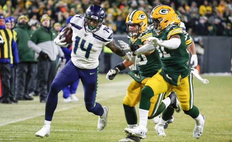 Packers hold off Seahawks 28-23 to reach NFC title game Packers hold off Seahawks 28-23 to reach NFC title game