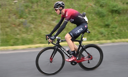 Froome out of Criterium after training fall Froome out of Criterium after training fall