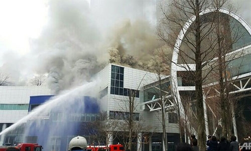 S. Korea mall fire kills four S. Korea mall fire kills four