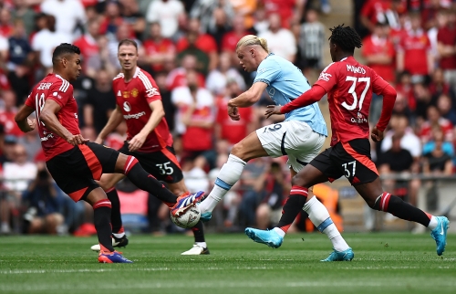 Manchester derby offers chance to salve wounds, Isak prepares for Liverpool bow