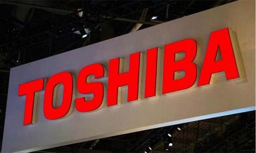 Toshiba sues ex-execs after accounting scandal Toshiba sues ex-execs after accounting scandal