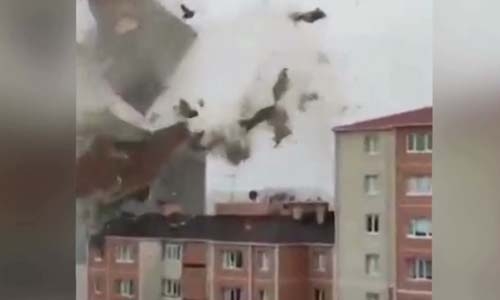 Extreme winds kill four people in Istanbul