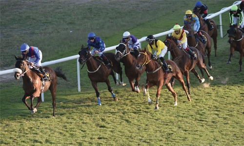 Outsider Gomati clinches race