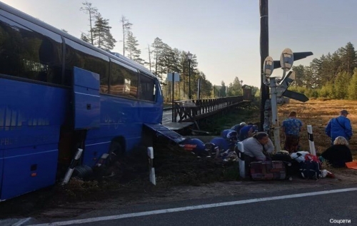 Freight Train Crashes Into Tourist Bus Near St. Petersburg, Leaving One Dead