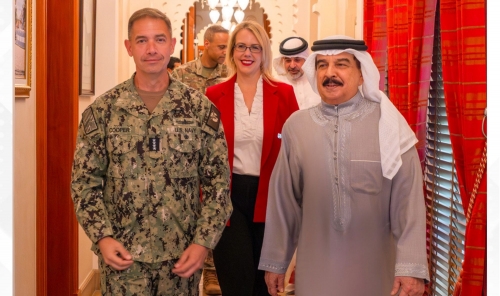 HM King receives US CENTCOM Commander in Manama HM King receives US CENTCOM Commander in Manama