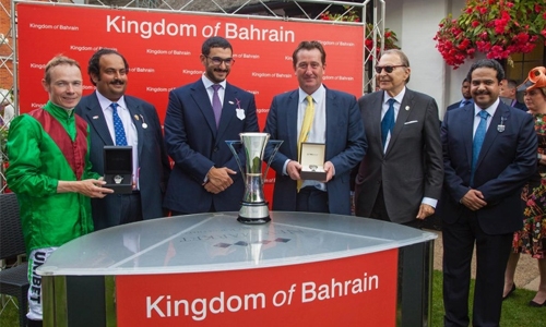 HH Shaikh Isa bin Salman attends Bahrain Trophy Race in UK