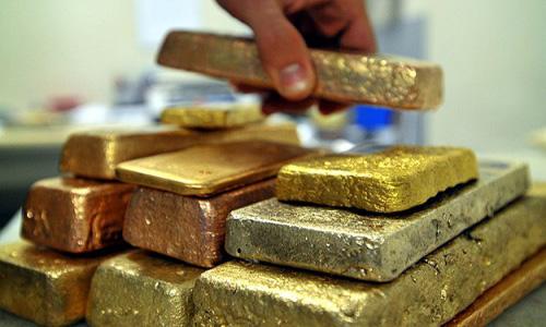 One dead, five injured in clash over Bolivian gold mine One dead, five injured in clash over Bolivian gold mine