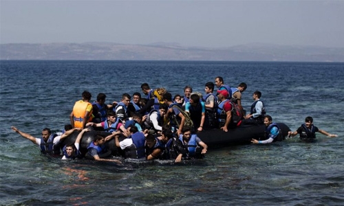 250 feared dead in migrant boat sinkings