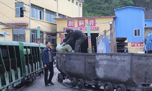 2 killed, nine coal miners missing in China