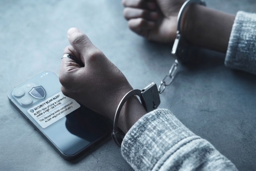 Sharjah court jails man in Dh692,000 fake iPhone scam Sharjah court jails man in Dh692,000 fake iPhone scam