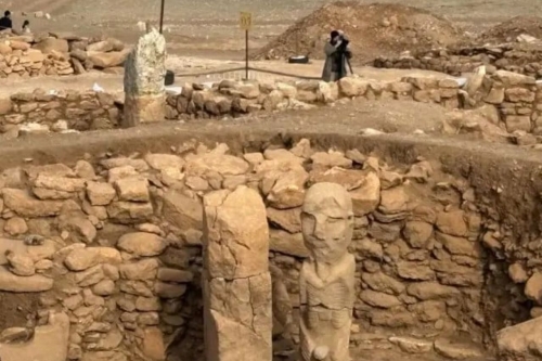 Egypt finds 2,000-year-old coastal tombs and desert Byzantine city Egypt finds 2,000-year-old coastal tombs and desert Byzantine city