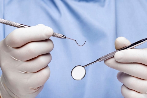 Man remanded over unlicensed home dentistry Man remanded over unlicensed home dentistry