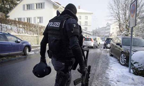 Gunman in Switzerland wounds 2 police, later kills himself
