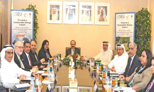 Minister chairs meeting  on energy efficiency plan