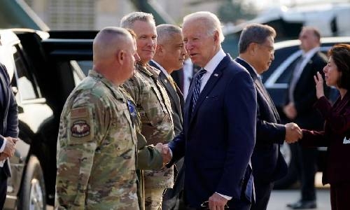 Biden begins South Korea trip at Samsung factory, flagging supply chain woes