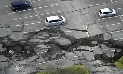 Scores trapped as Japan quakes toll hits 41