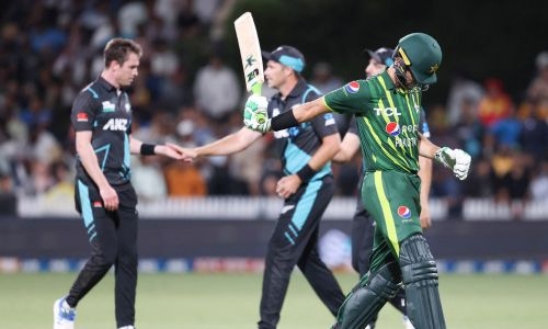 New Zealand beat Pakistan by 21 runs to take control of T20 series New Zealand beat Pakistan by 21 runs to take control of T20 series