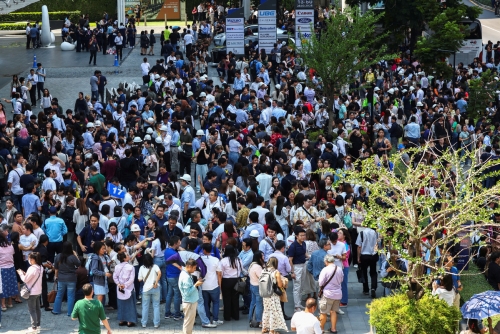 'Everyone was screaming': quake shocks Thailand tourists