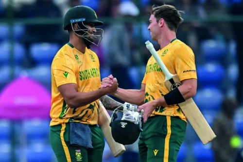 South Africa fire Super Eights warning to India with UAE romp 