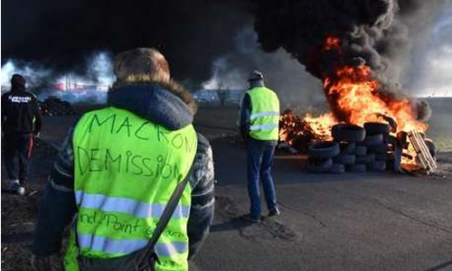 French govt urges ‘yellow vests’ not to protest