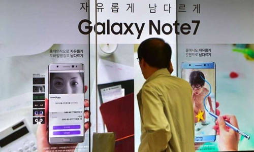 Samsung shares plunge over smartphone explosion debacle Samsung shares plunge over smartphone explosion debacle
