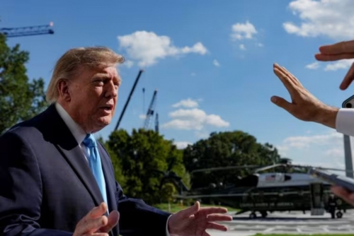 Trump says US moved bombers from UK base after 'threats' Trump says US moved bombers from UK base after 'threats'
