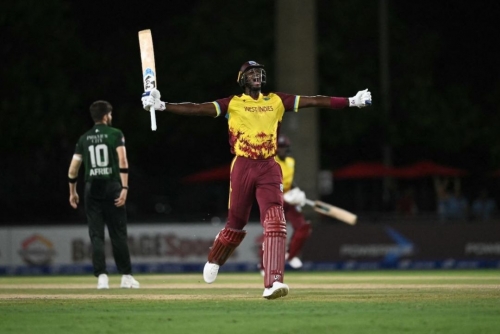 Last-ball hero Holder lifts West Indies over Pakistan in T20 Last-ball hero Holder lifts West Indies over Pakistan in T20