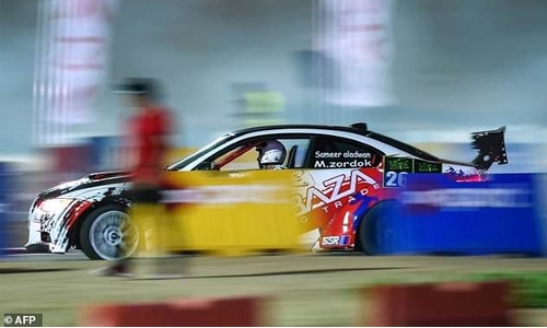 Palestinian champions ‘drift’ car racing for women Palestinian champions ‘drift’ car racing for women