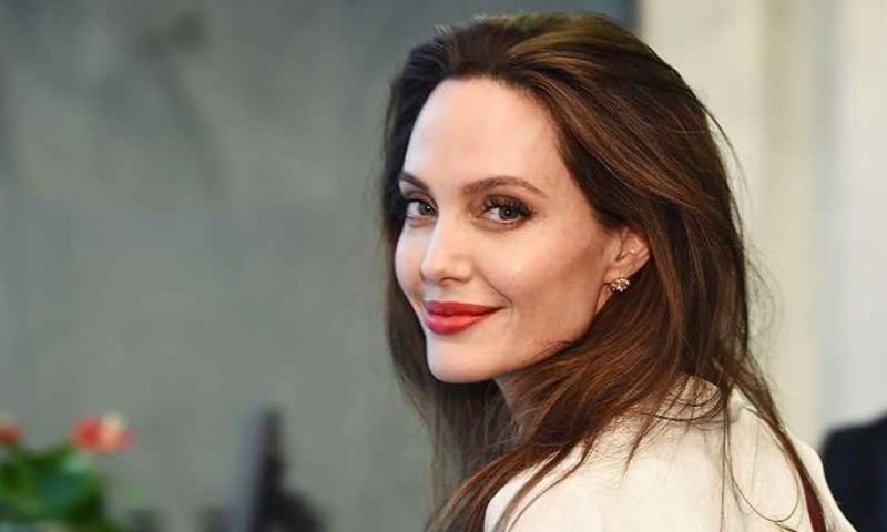No one dreams of being a refugee: Angelina Jolie No one dreams of being a refugee: Angelina Jolie