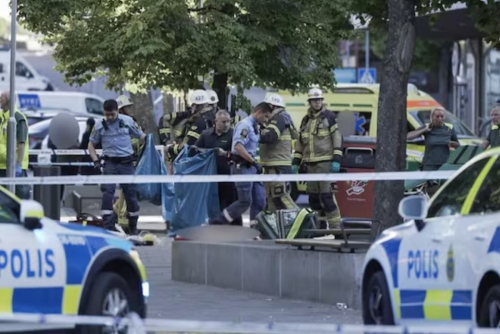 Gunfire kills teen, wounds three after US graduation ceremony