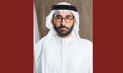 Youth Minister praises SCW role in Bahraini women advancement