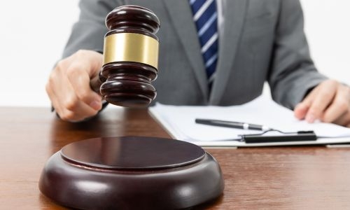School Accountant Accused of Embezzling 1,800 Dinars