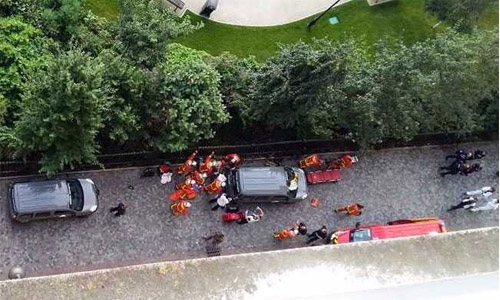 Suspect arrested after car rams Paris anti-terror troops Suspect arrested after car rams Paris anti-terror troops