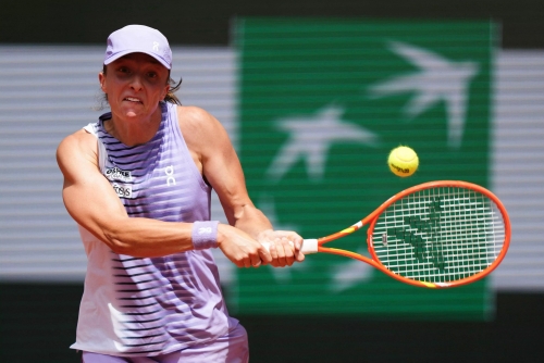 Swiatek advances at French Open Swiatek advances at French Open