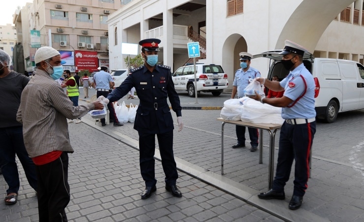 Bahrain’s governorates and police departments provide 16,000 Ramadan meals