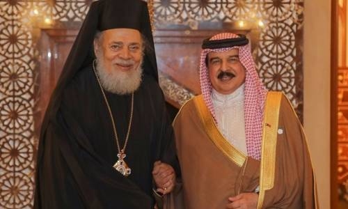 Bahrain a loving, interconnected family: HM King tells Archbishop Niphon Seikaly