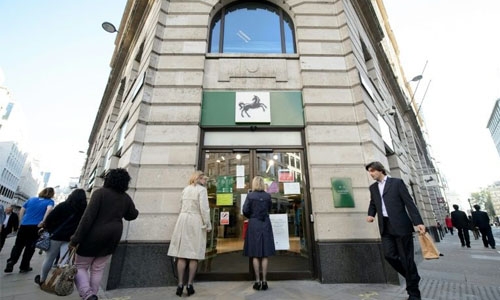 UK banks to check immigration status from January UK banks to check immigration status from January