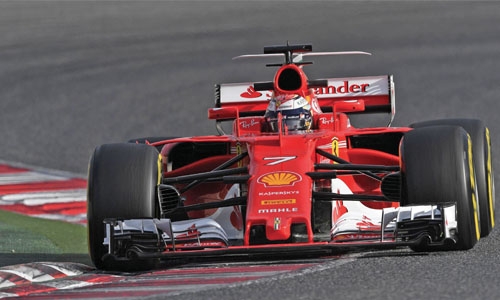 Raikkonen fastest, 100 laps for Kubica