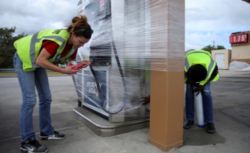 U.S. Hurricane shifts to damp fuel demand U.S. Hurricane shifts to damp fuel demand