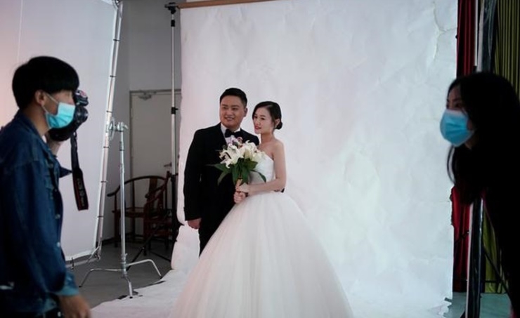 Wedding preparations resume in Wuhan Wedding preparations resume in Wuhan