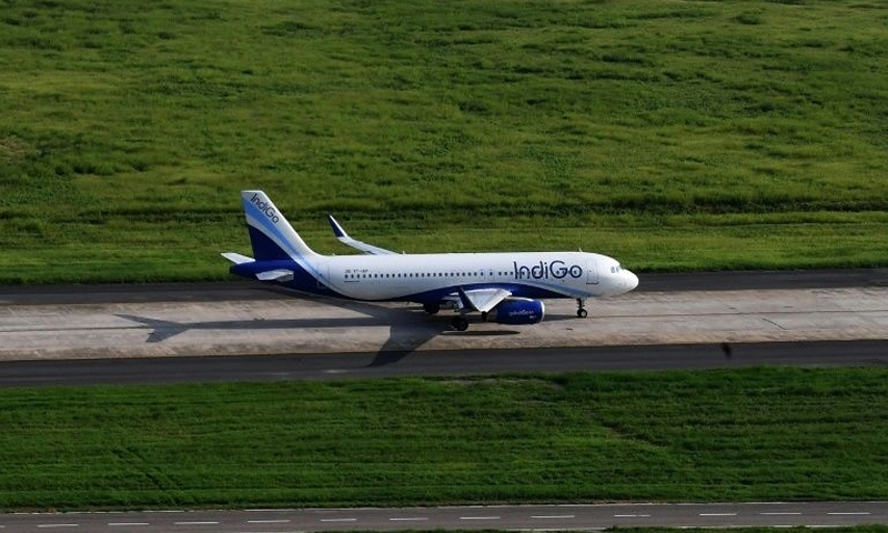 Flyer removed trying to charge phone in cockpit Flyer removed trying to charge phone in cockpit