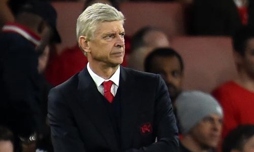 Wenger 'not tempted' by Man United approach
